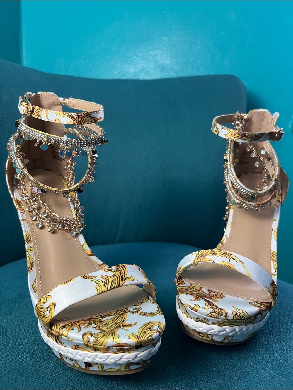 Women's White and Gold Embellished Gold Wedge Sandals Size 9.5 - Picture 4 of 7
